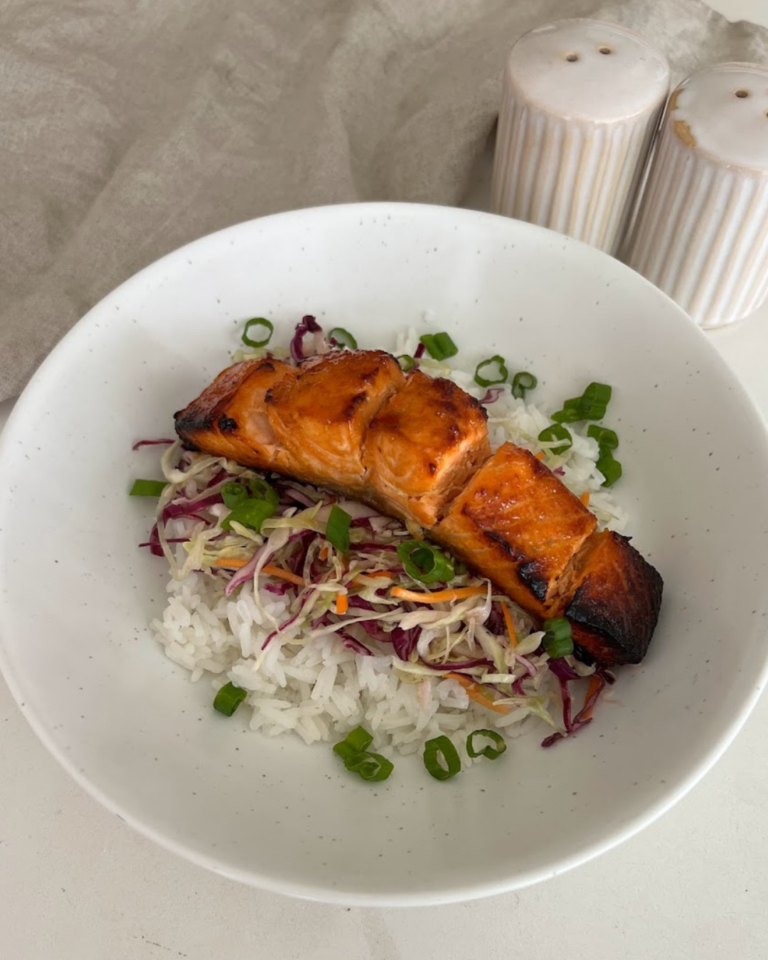 Trader Joe’s Sriracha Salmon Bowl | eatwitherika.com